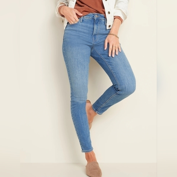 Old Navy Super Skinny Jeans Size 10 Light Wash Denim Skinny Jeans - Picture 1 of 15
